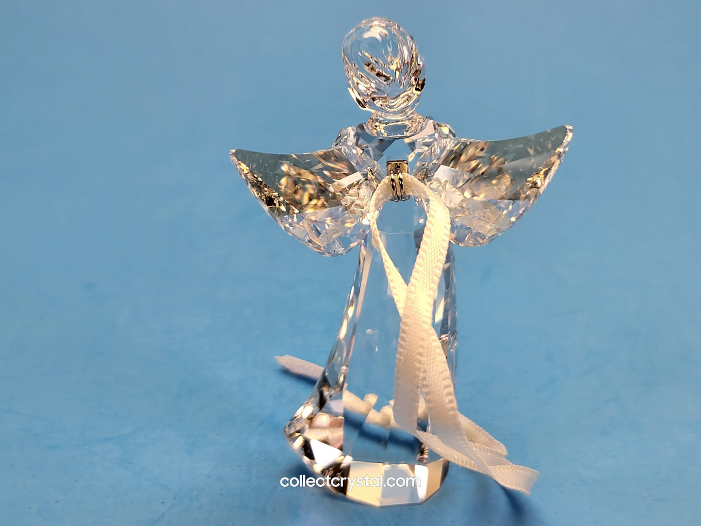 2014 ANGEL Annual Christmas ORNAMENT # 5047231 Holding A Bird