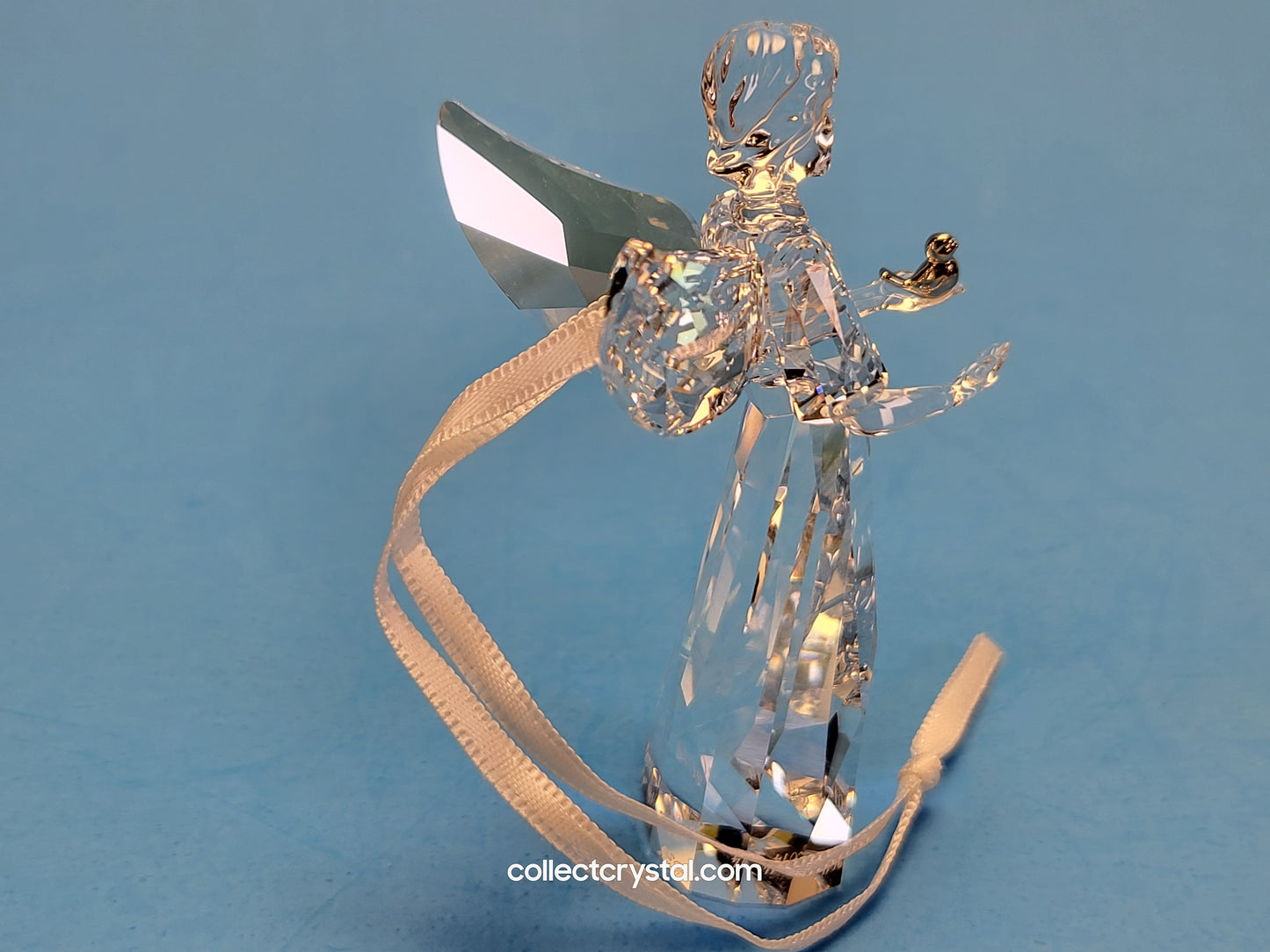 2014 ANGEL Annual Christmas ORNAMENT # 5047231 Holding A Bird