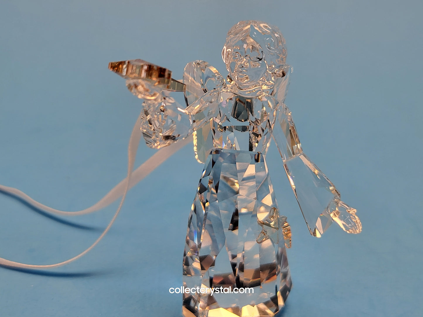 2010 Christmkas ANGEL Figurine 1054562
