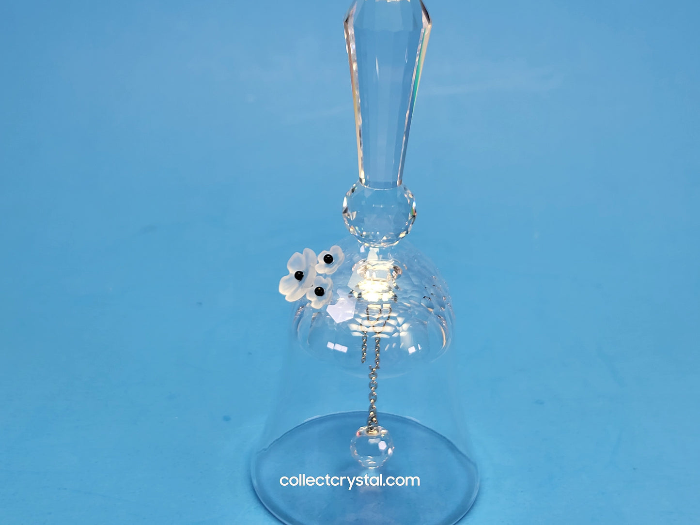 BELL DINNER TABLE MEDIUM 013918