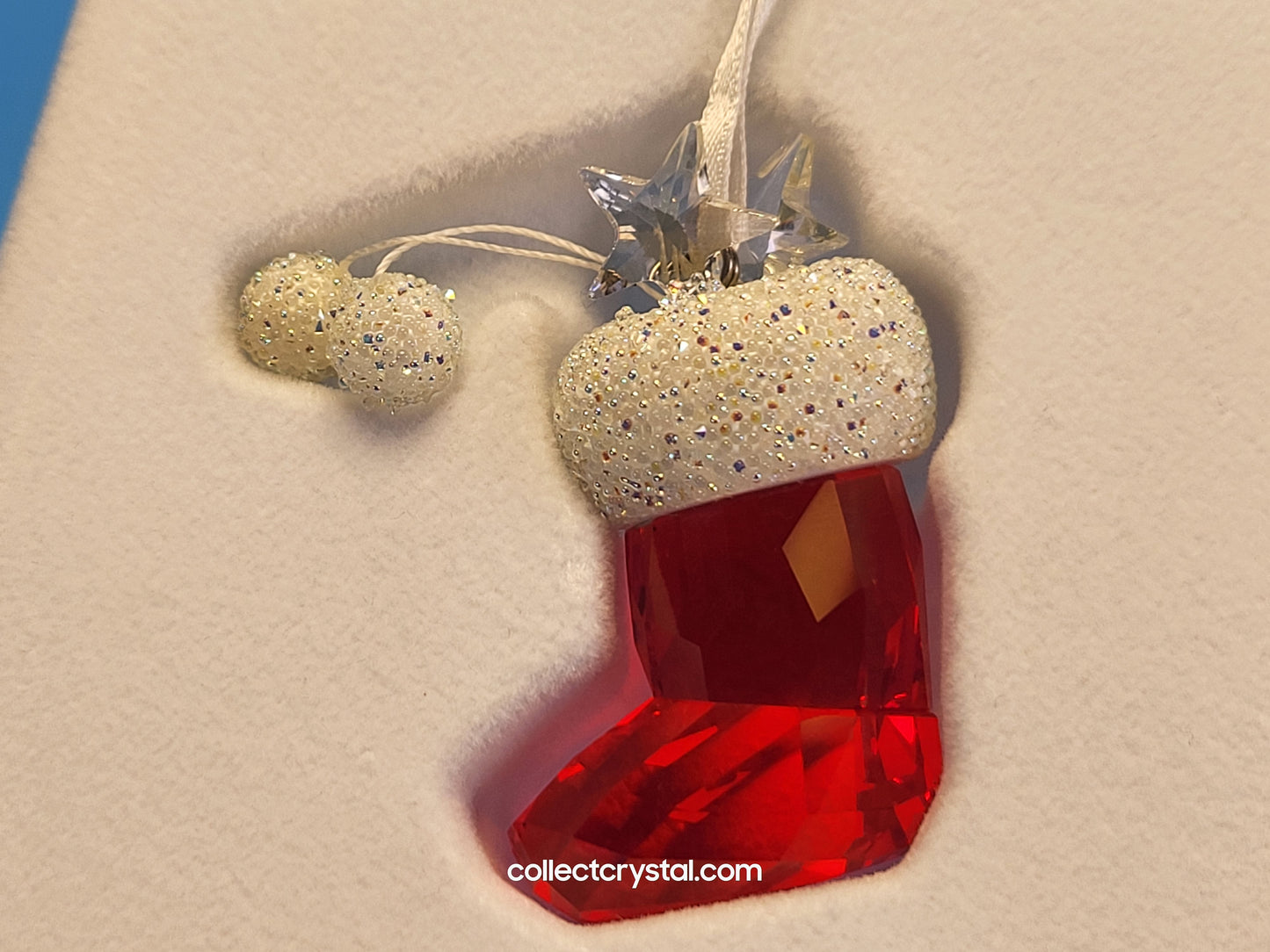 SWAROVSKI CHRISTMAS ORNAMENT – SANTA’S STOCKING (2008 ISSUE) 944872