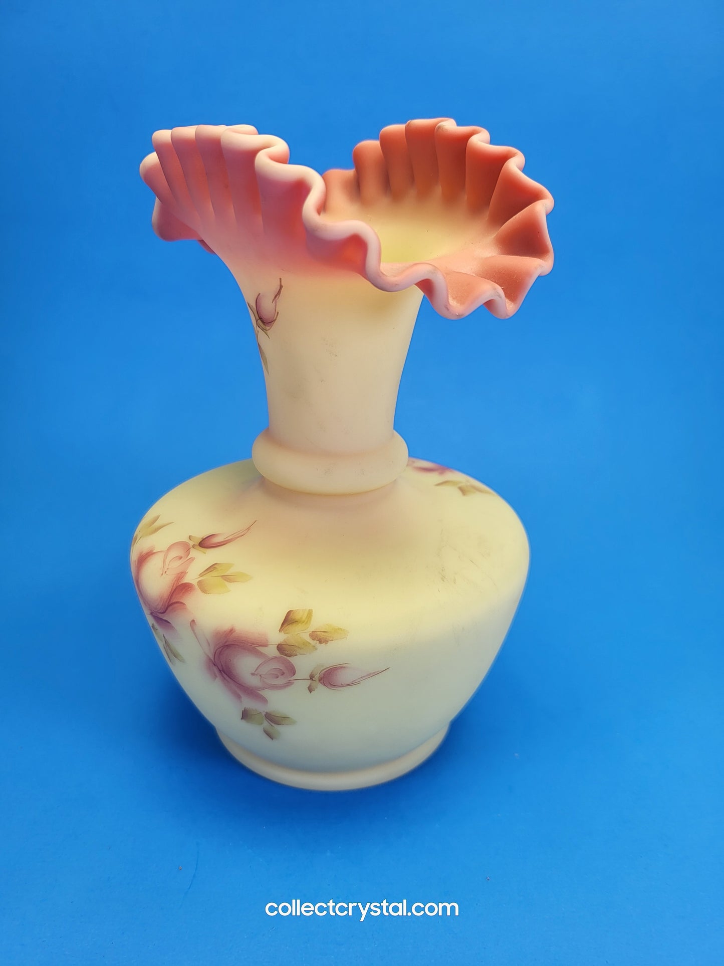 Fenton Burmese fan Bud Vase