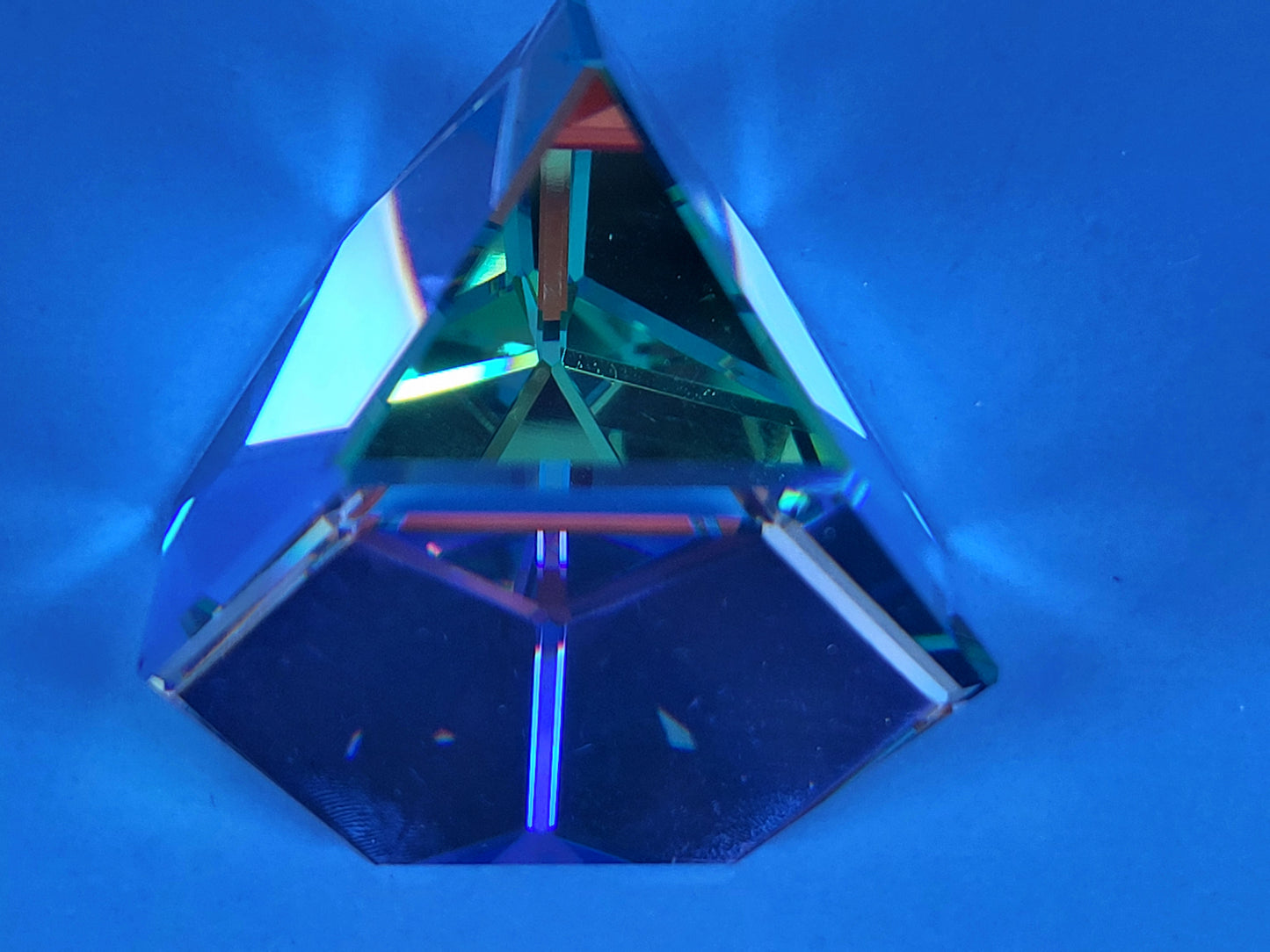 PAPERWEIGHT – OCTRON Inn Green # 7456 NR 41