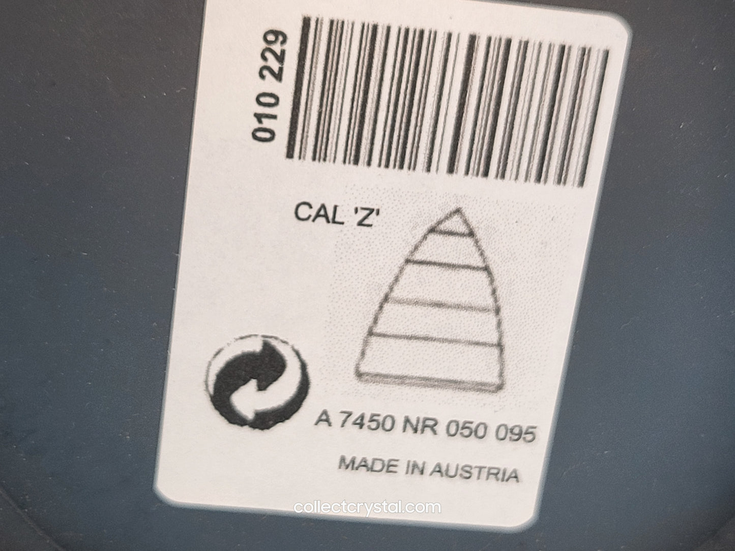PAPERWEIGHT – PYRAMID LARGE CRYSTAL CAL 010094