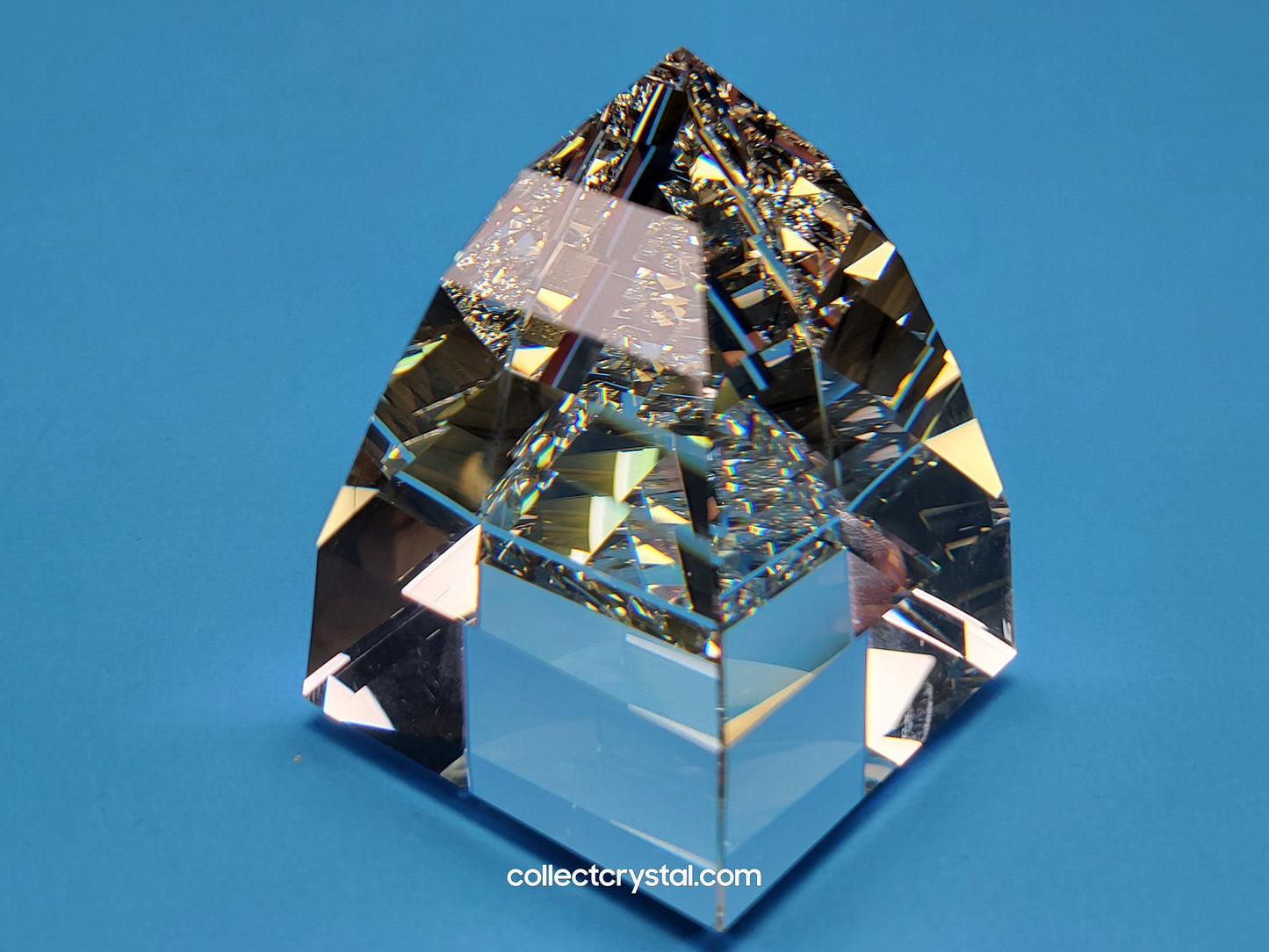 PAPERWEIGHT – PYRAMID LARGE CRYSTAL CAL 010094