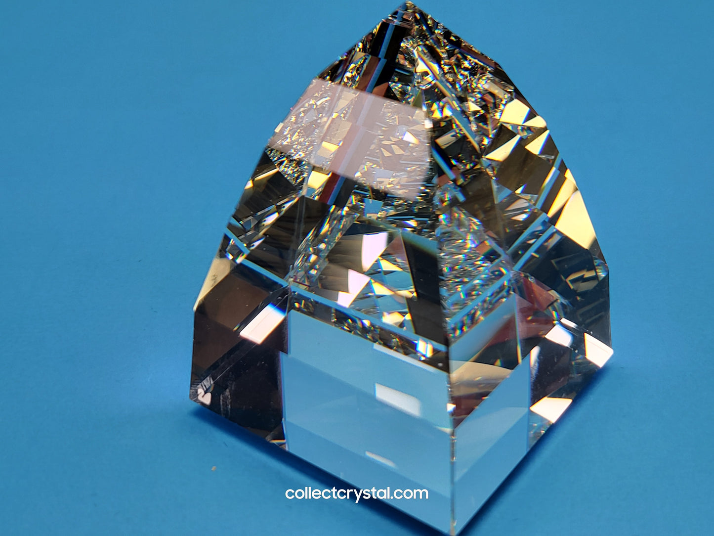 PAPERWEIGHT – PYRAMID LARGE CRYSTAL CAL 010094