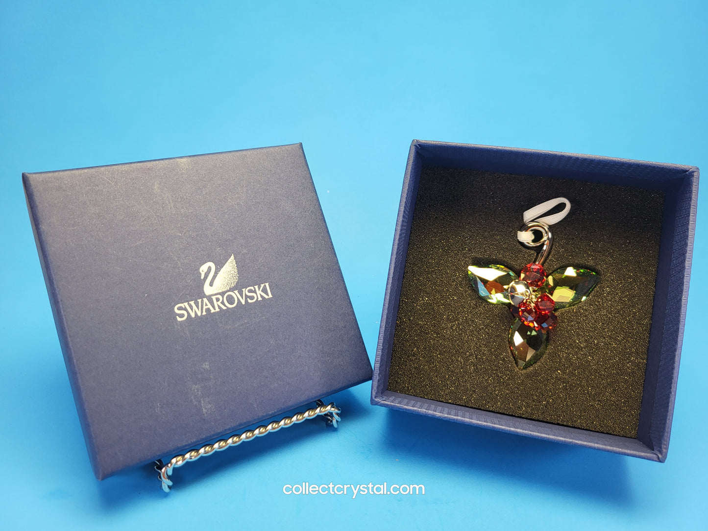 WINTER BERRIES PERIDOT 1094409 Christmas Ornament