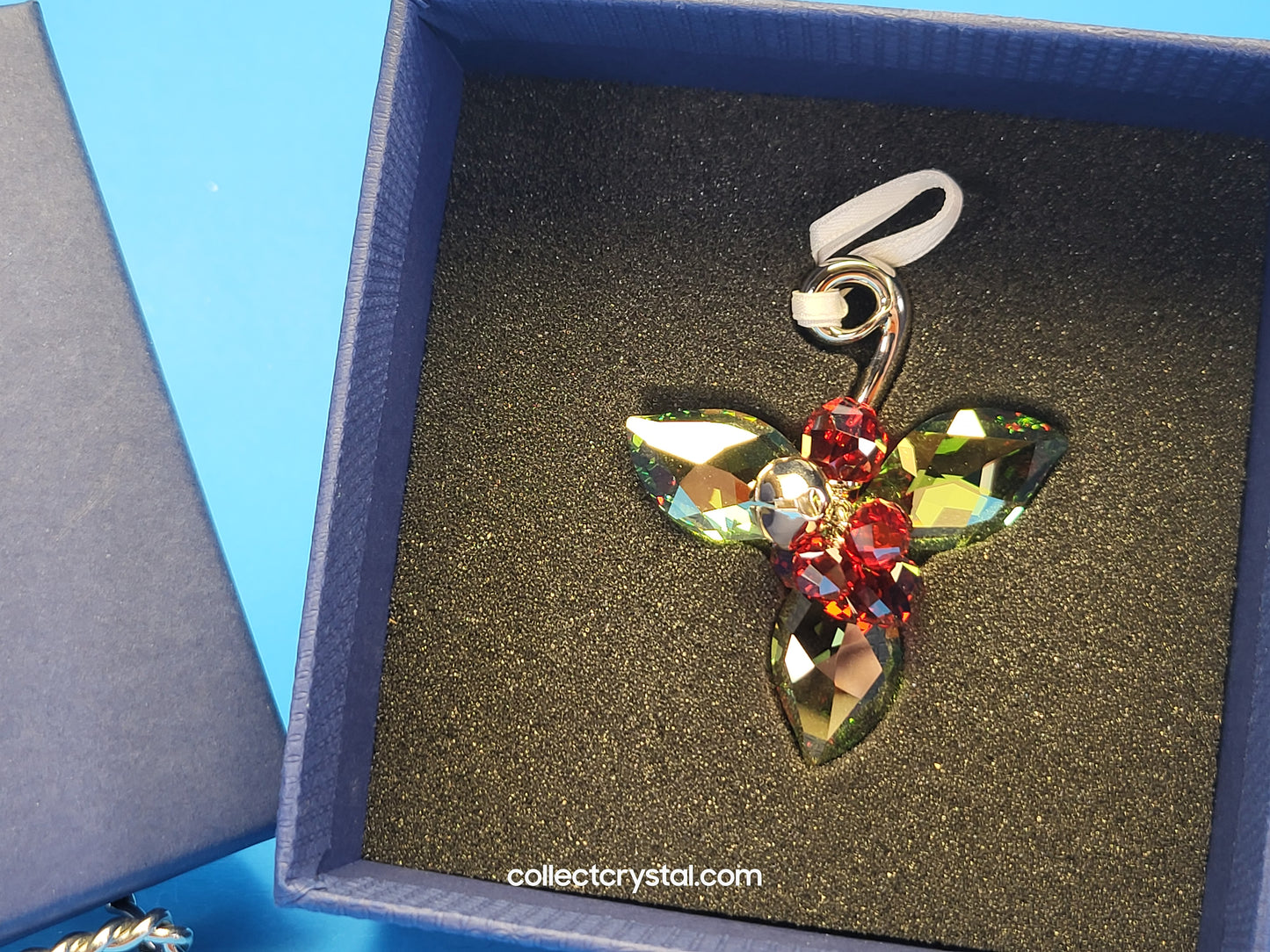 WINTER BERRIES PERIDOT 1094409 Christmas Ornament
