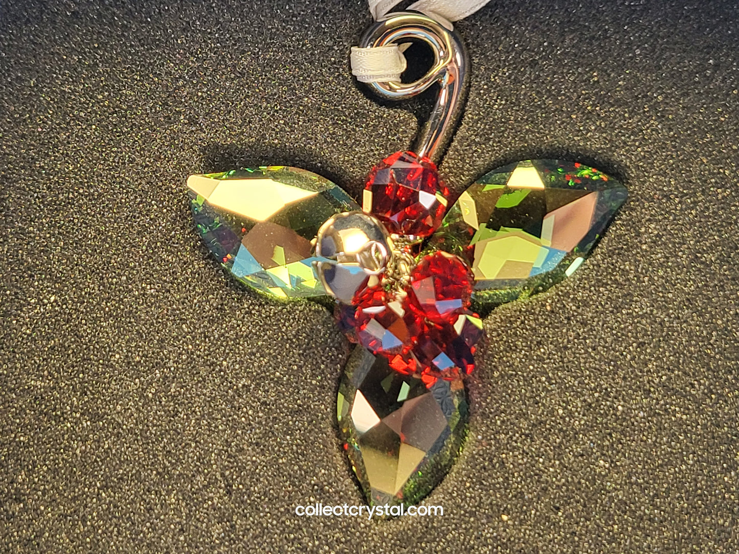 WINTER BERRIES PERIDOT 1094409 Christmas Ornament
