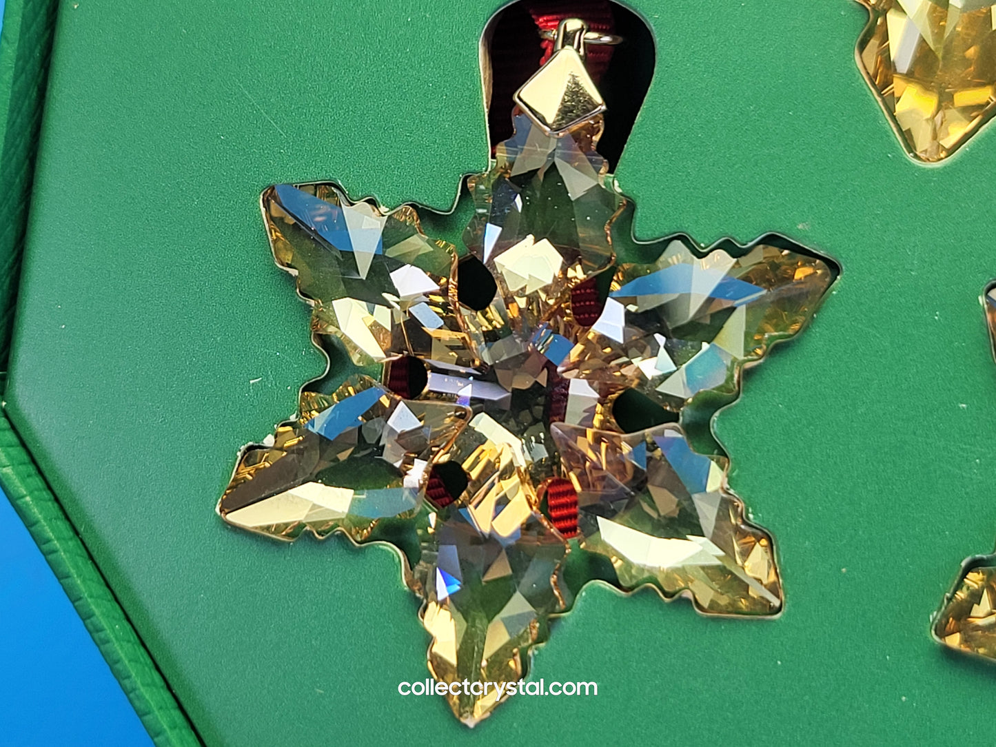 2024 CHRISTMAS ORNAMENT FESTIVE GOLD SET 5674401
