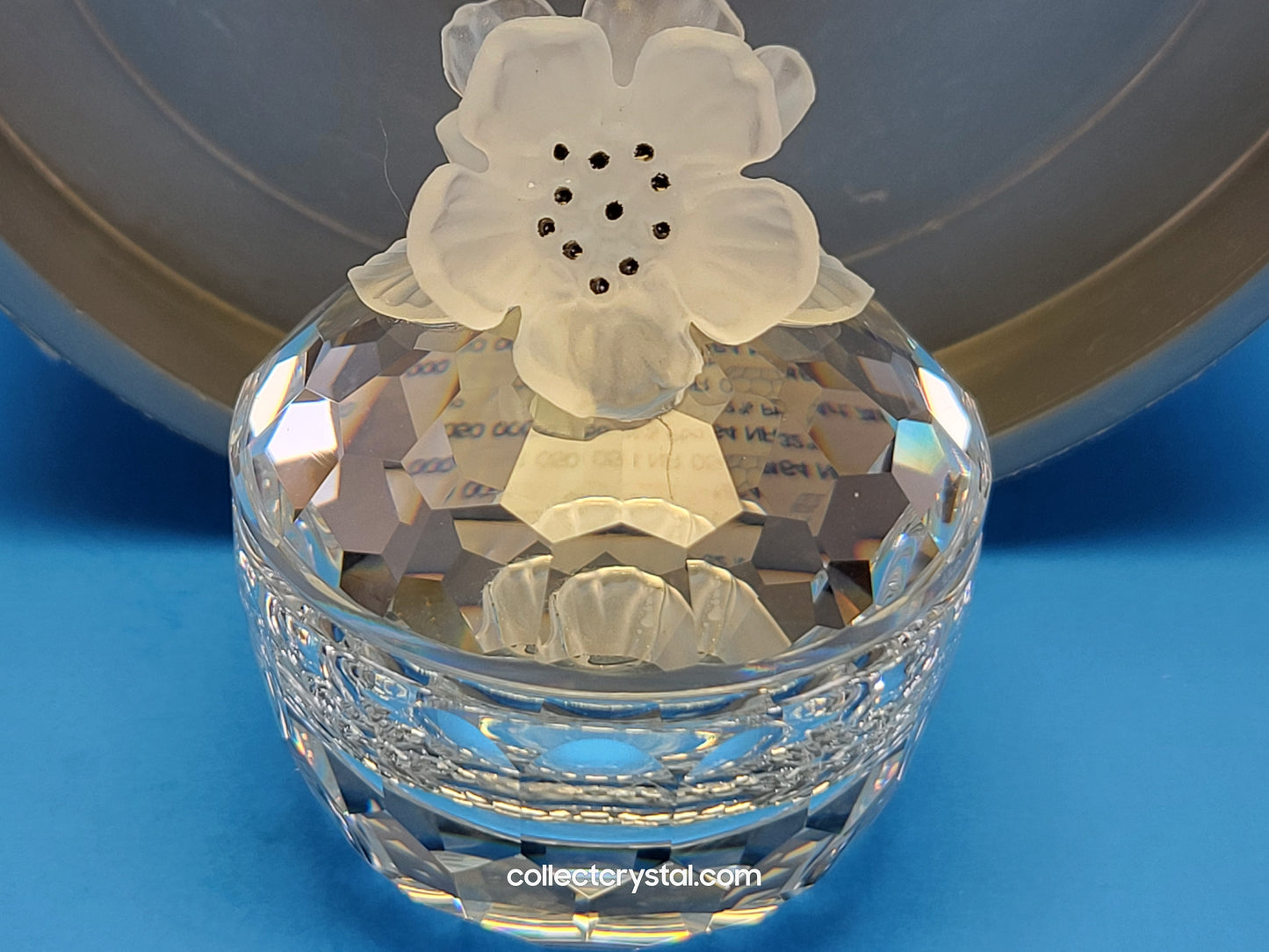 Flower Trinket / Treasure Round Box # 7464 050 100 or # 010168
