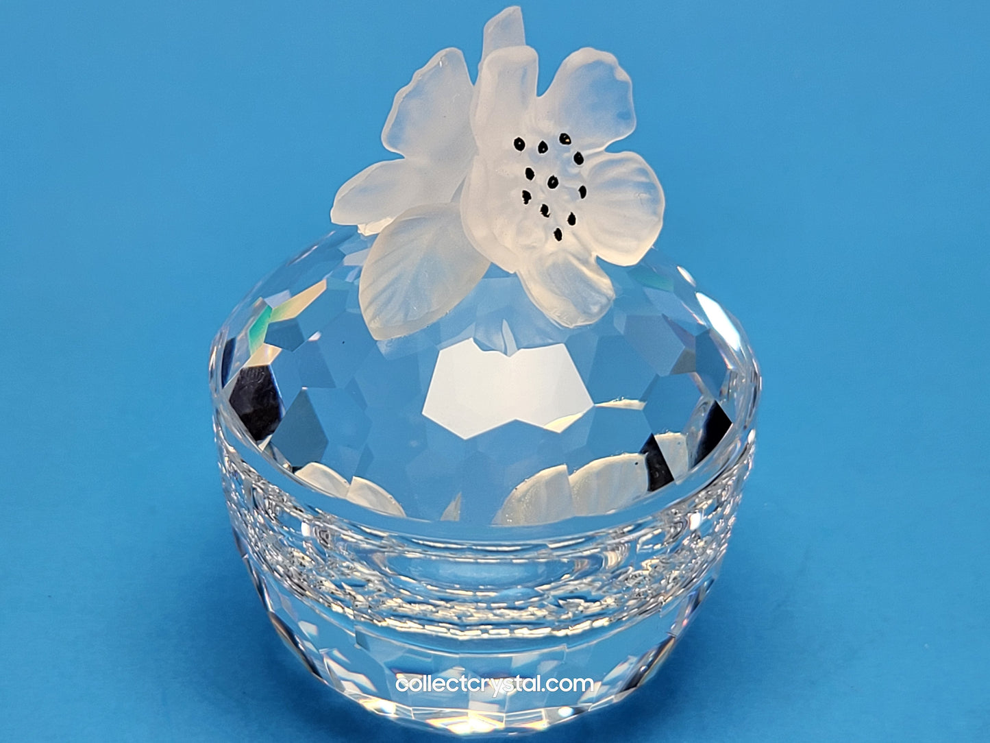 Flower Trinket / Treasure Round Box # 7464 050 100 or # 010168