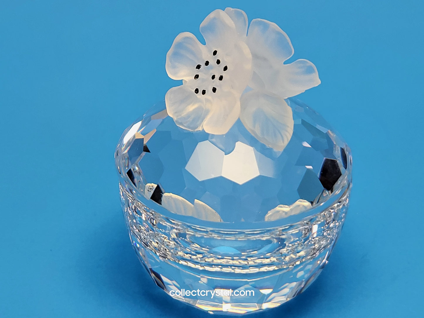 Flower Trinket / Treasure Round Box # 7464 050 100 or # 010168