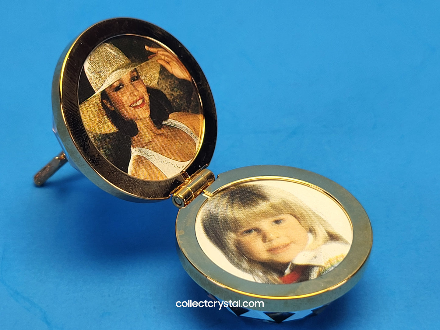 PHOTO FRAME – APPLE GOLD SMALL 010159