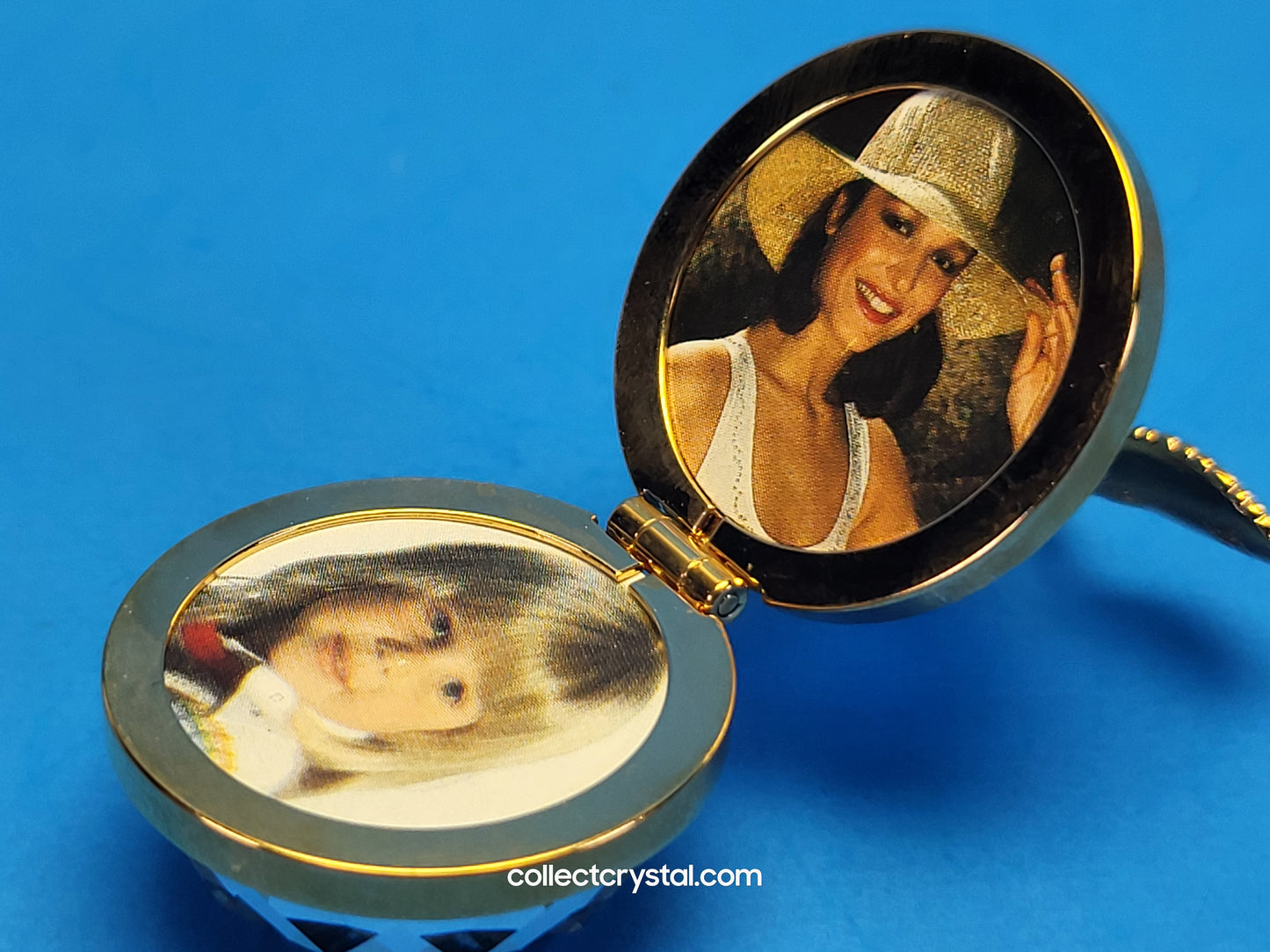PHOTO FRAME – APPLE GOLD SMALL 010159