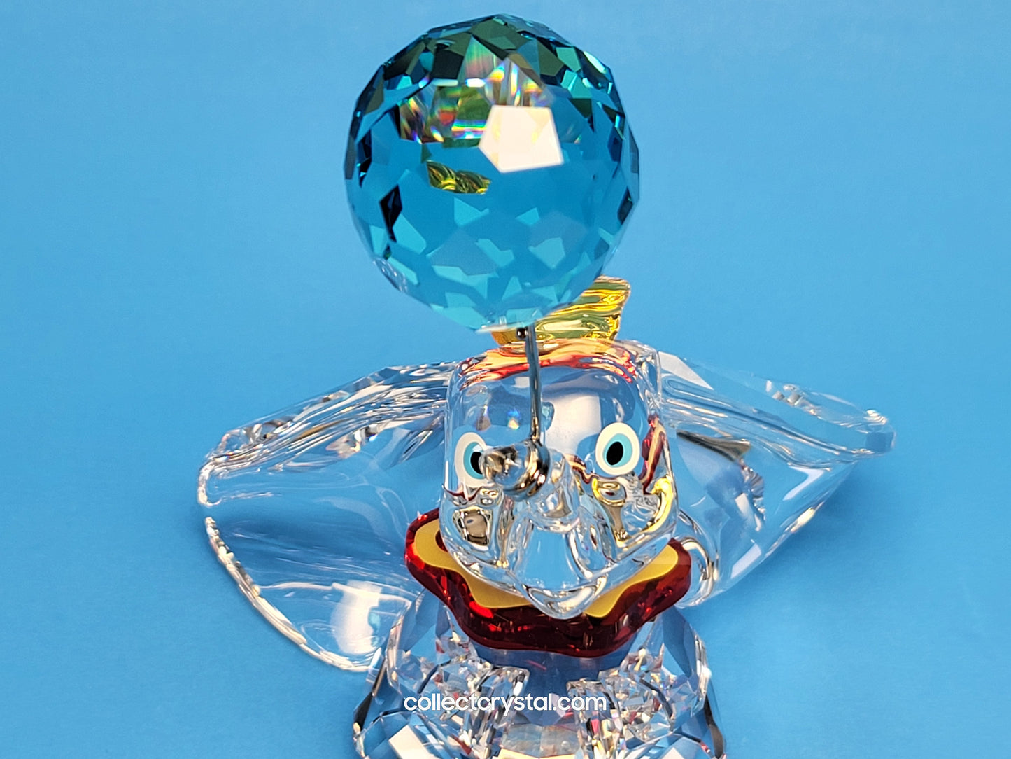 DISNEY CLASSICS – DUMBO the flying circus elephant 5692964