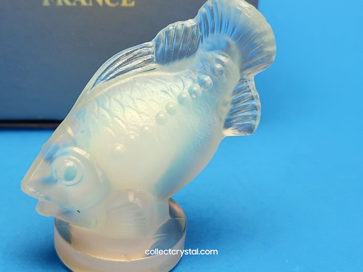 Sabino Fish Opalescent Art Glass Figurine 2" tall