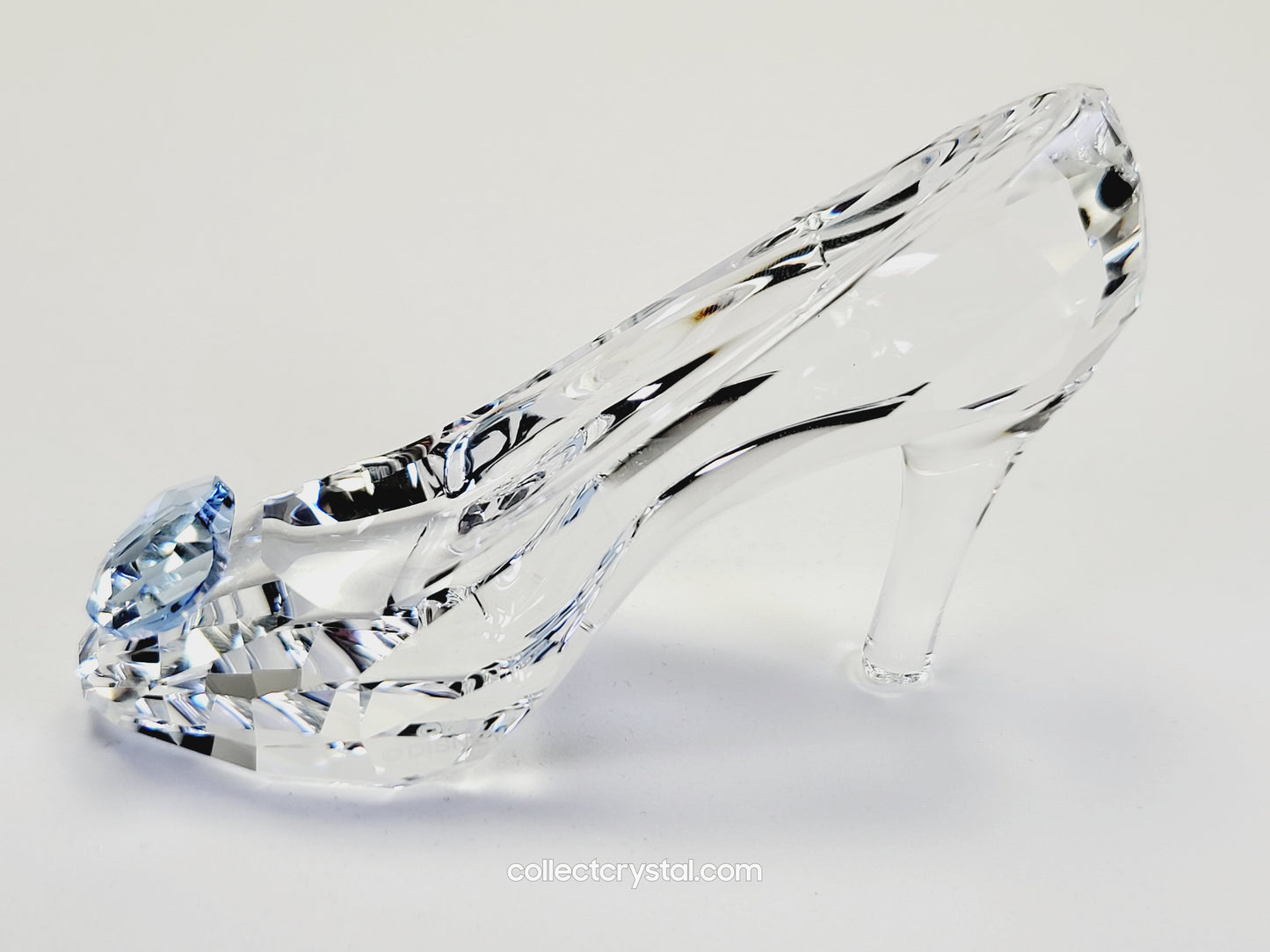 Cinderellas Glass slipper Figurine in Austrian Crystal from the 2015 DISNEY Movie 5035515