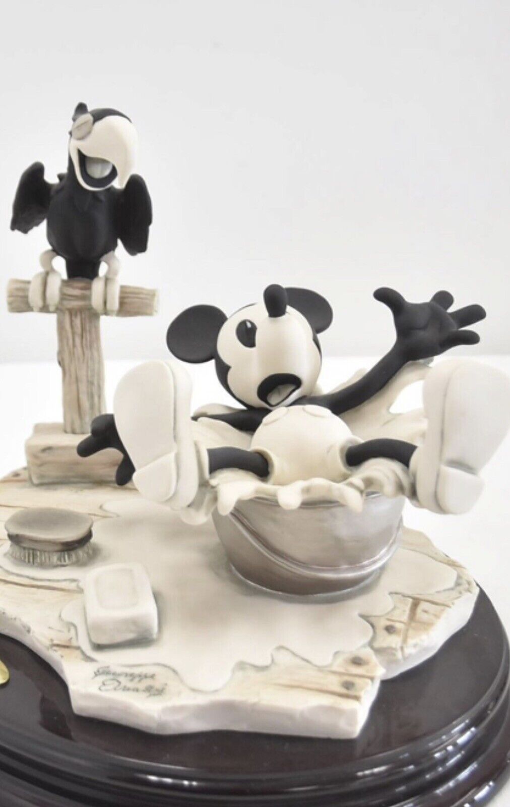 Disney NO Box Giuseppe Armani Mickey Steamboat Willie Limited Edition 1000 mint figure