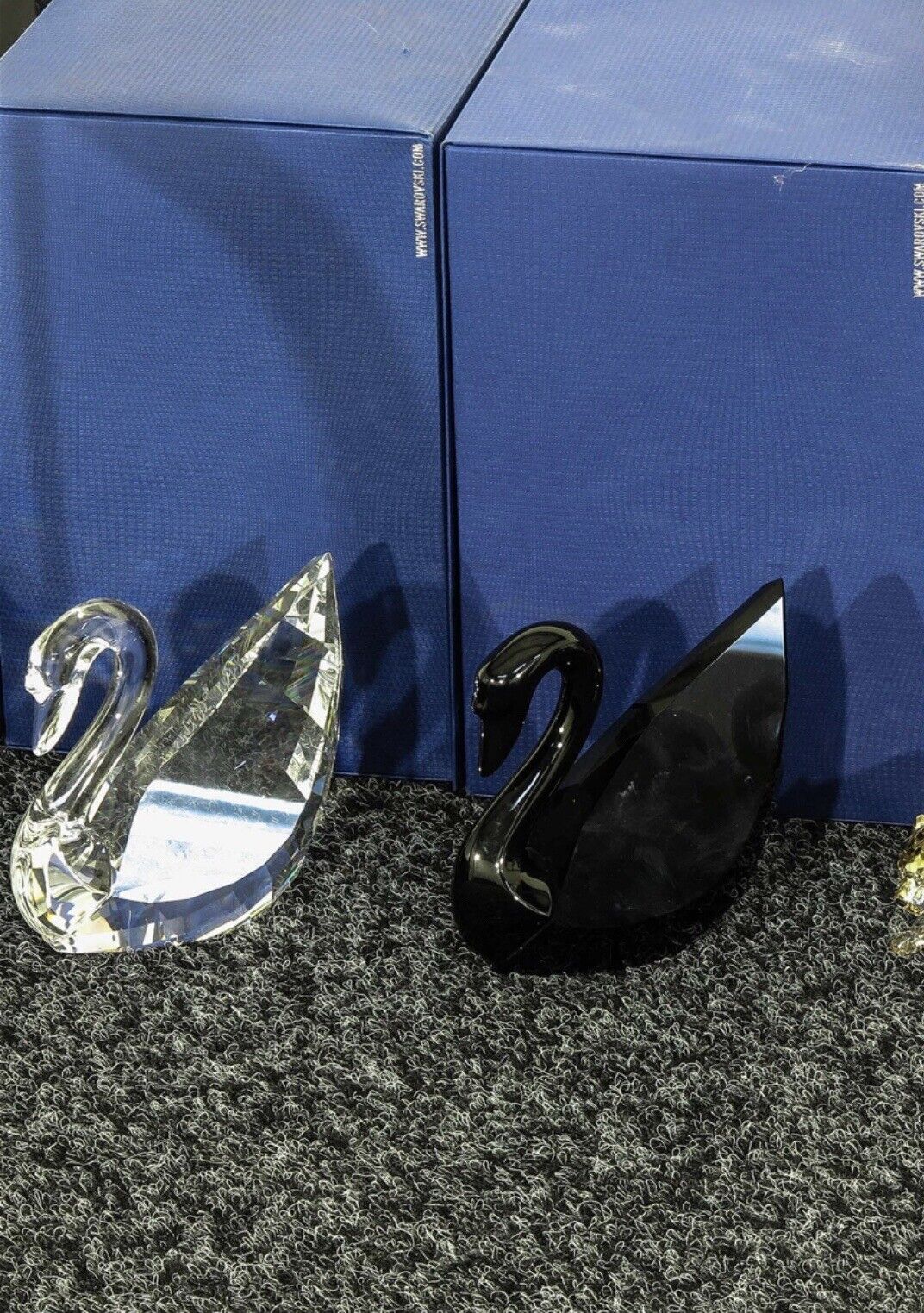 Jet Black Swan 2011 SOULMATES 1098643 Figurine Great Wedding Gift