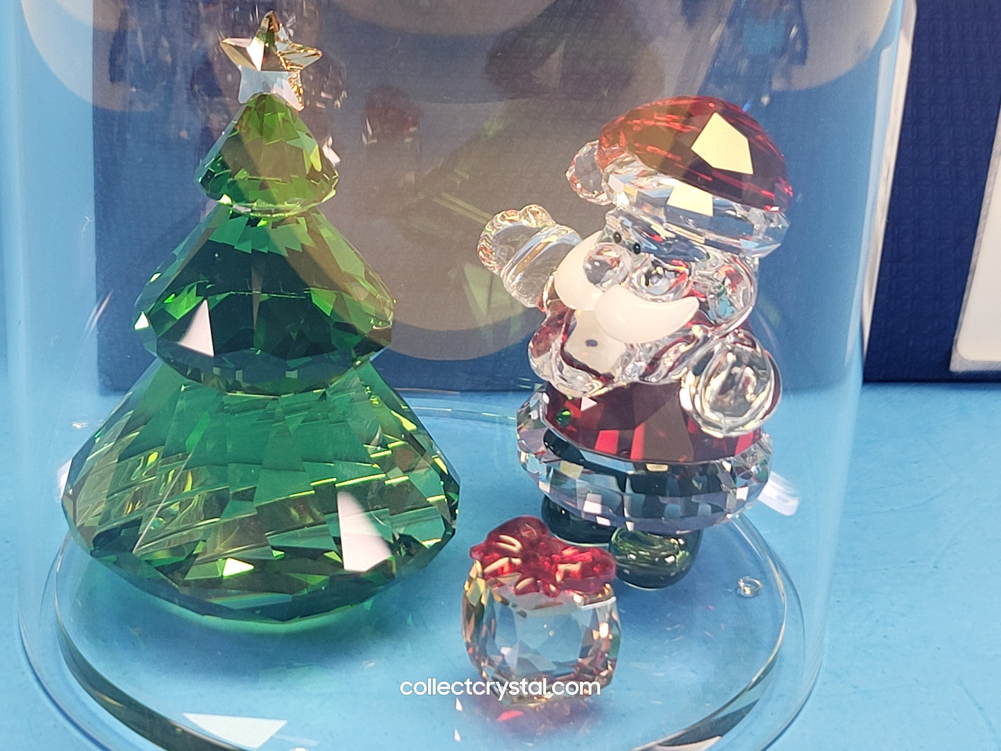 Santa Claus Scene Christmas Tree Gift & Dome 5403170