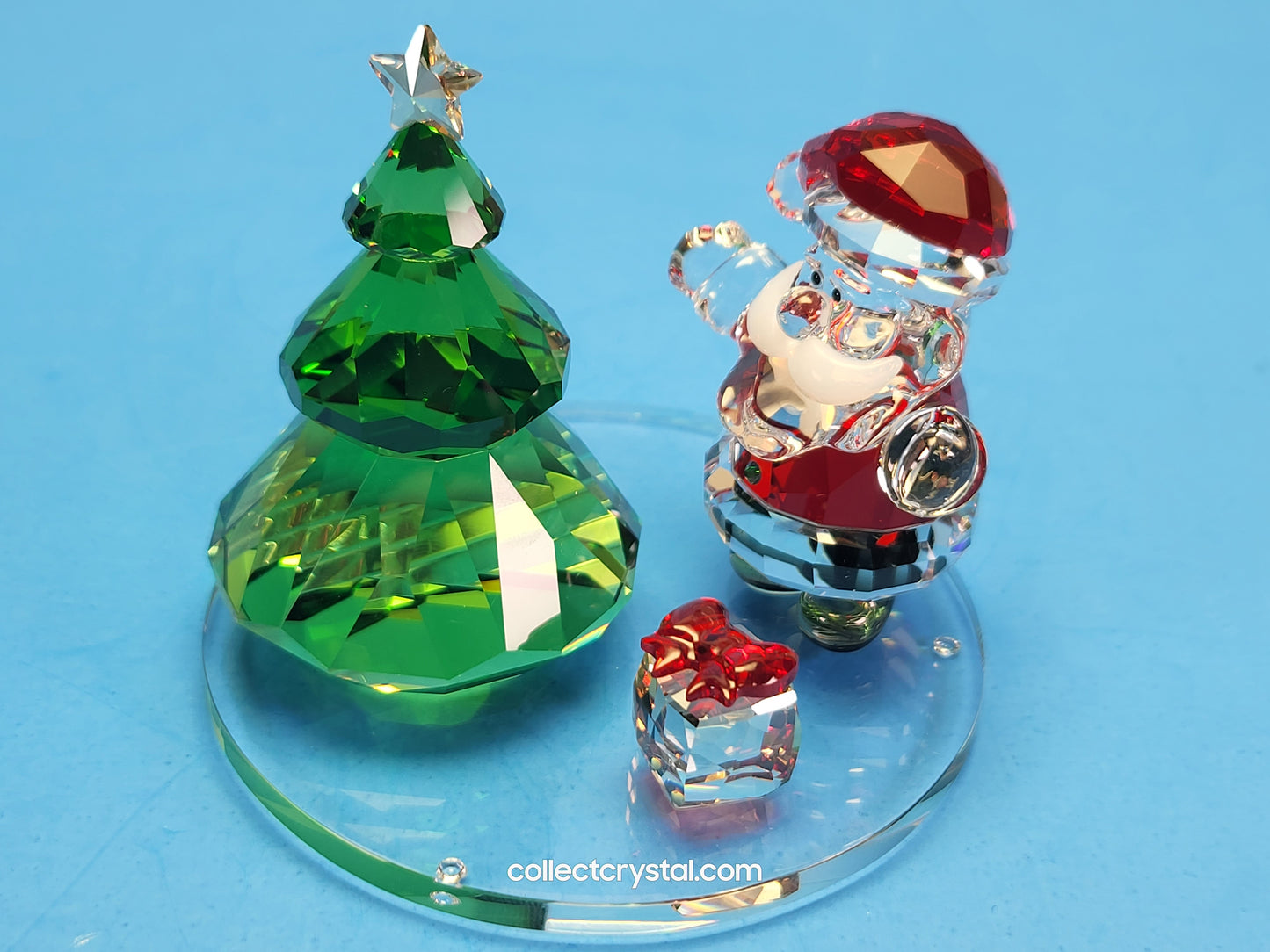 Santa Claus Scene Christmas Tree Gift & Dome 5403170