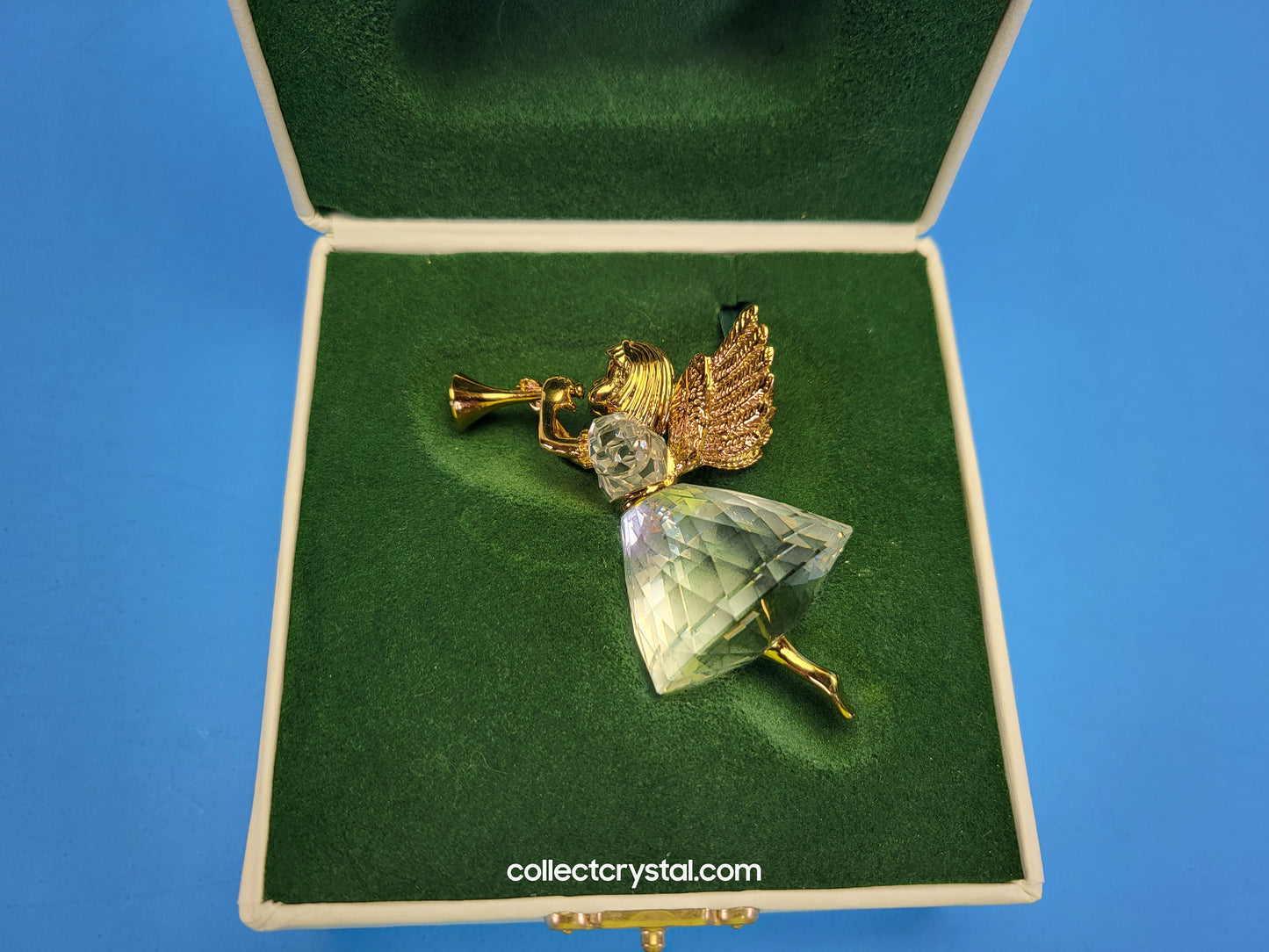 1997 Christmas Angel 211085 Ornament