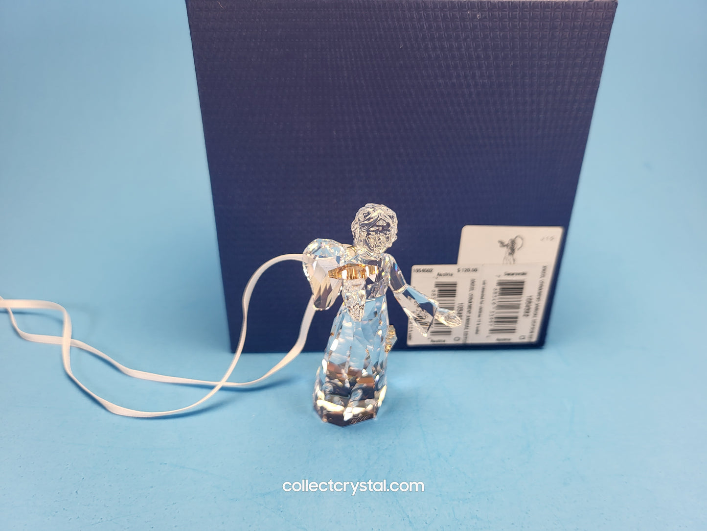 2010 Christmkas ANGEL Figurine 1054562