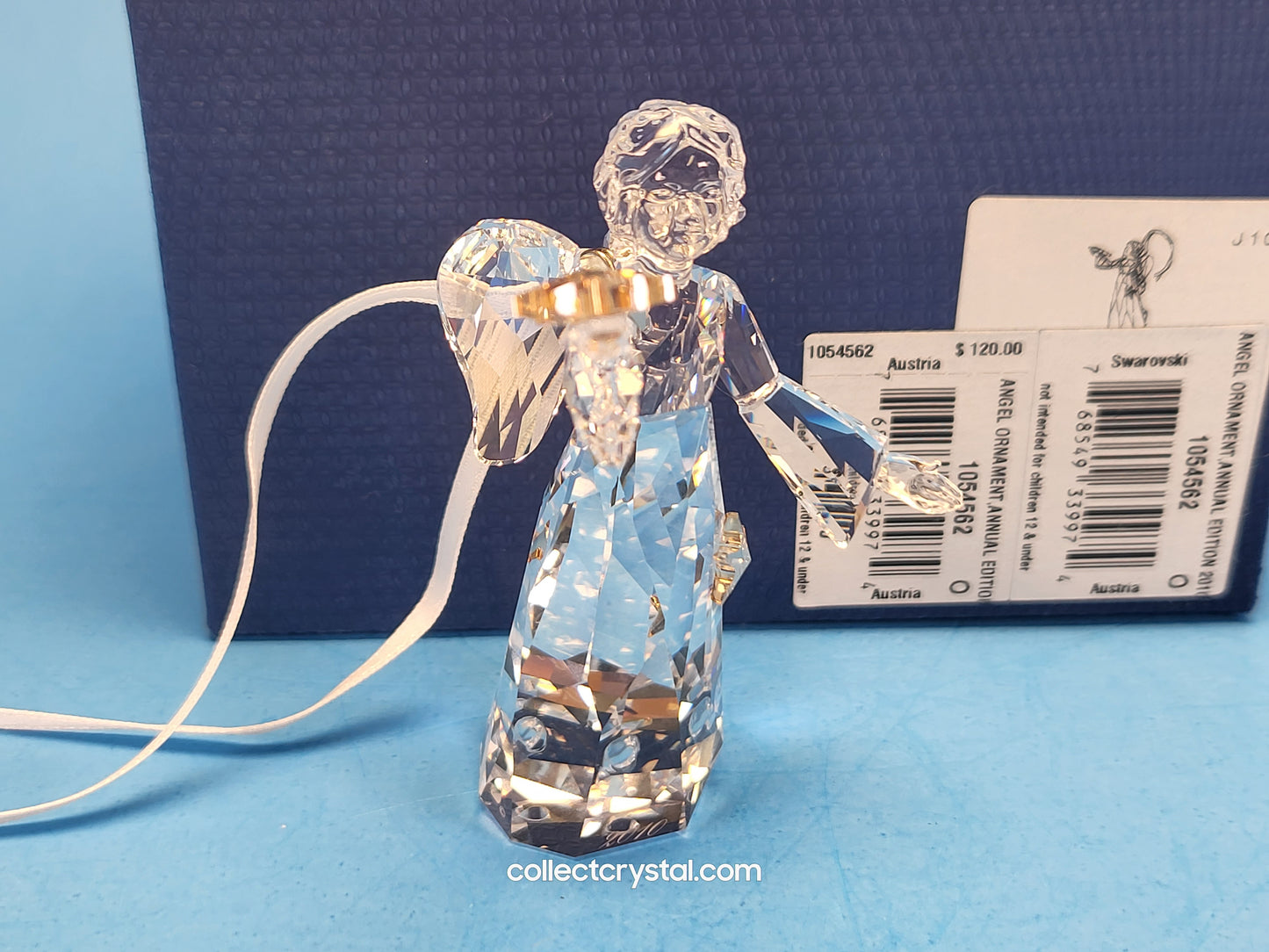 2010 Christmkas ANGEL Figurine 1054562