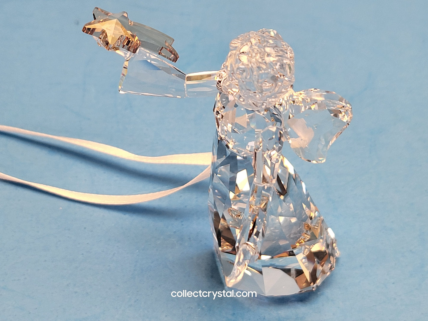 2010 Christmkas ANGEL Figurine 1054562