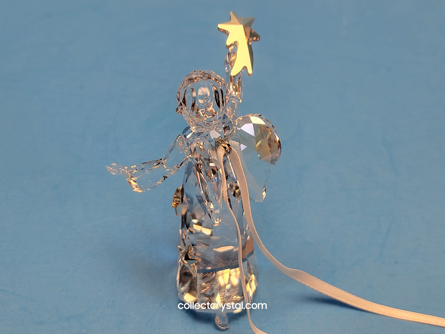 2010 Christmkas ANGEL Figurine 1054562
