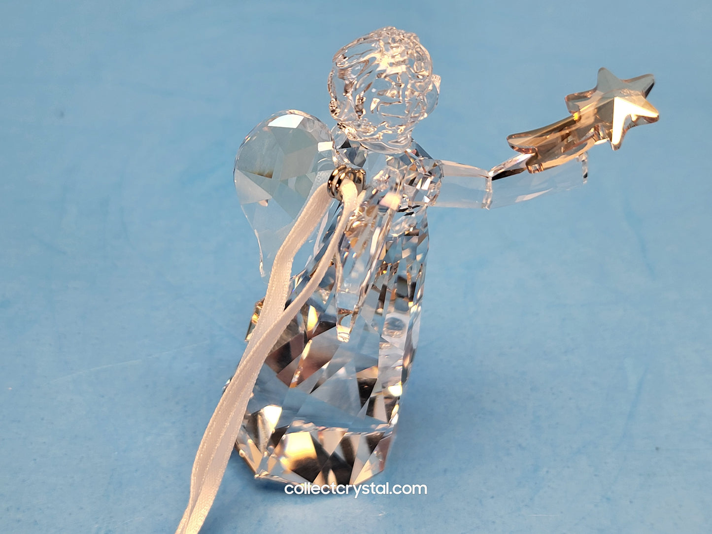 2010 Christmkas ANGEL Figurine 1054562