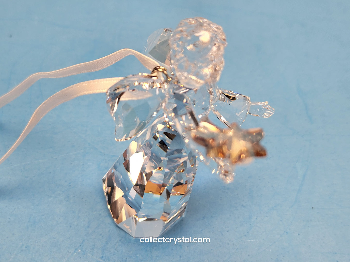 2010 Christmkas ANGEL Figurine 1054562