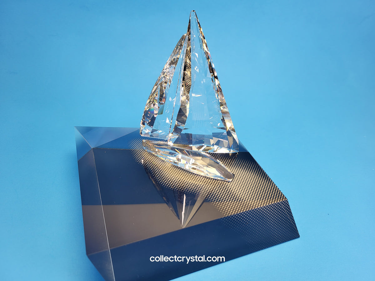 LEGEND SAILING SAIL BOAT Figurine with display SHIP 619436 sailboat