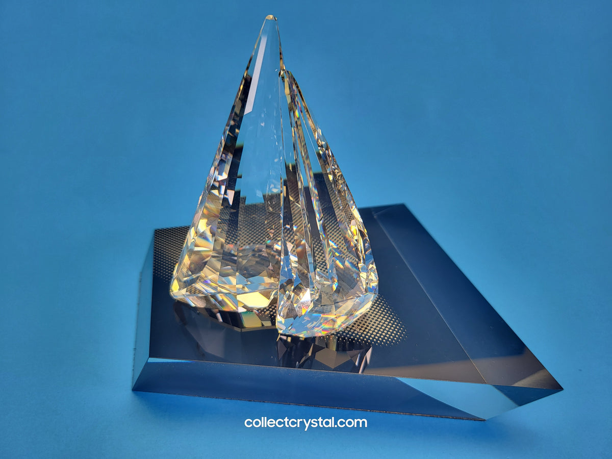 LEGEND SAILING SAIL BOAT Figurine with display SHIP 619436 sailboat