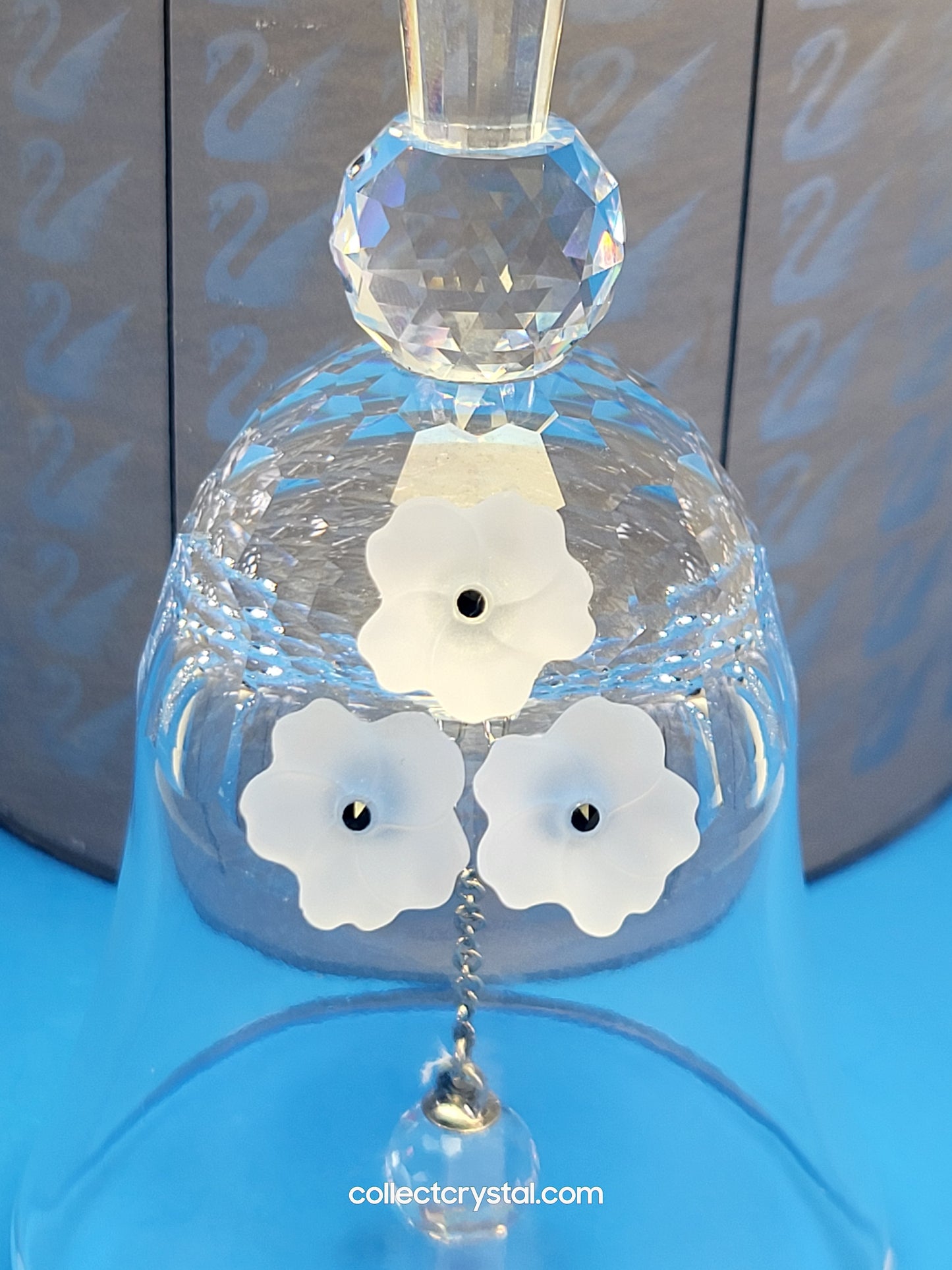 BELL TABLE LARGE 010036