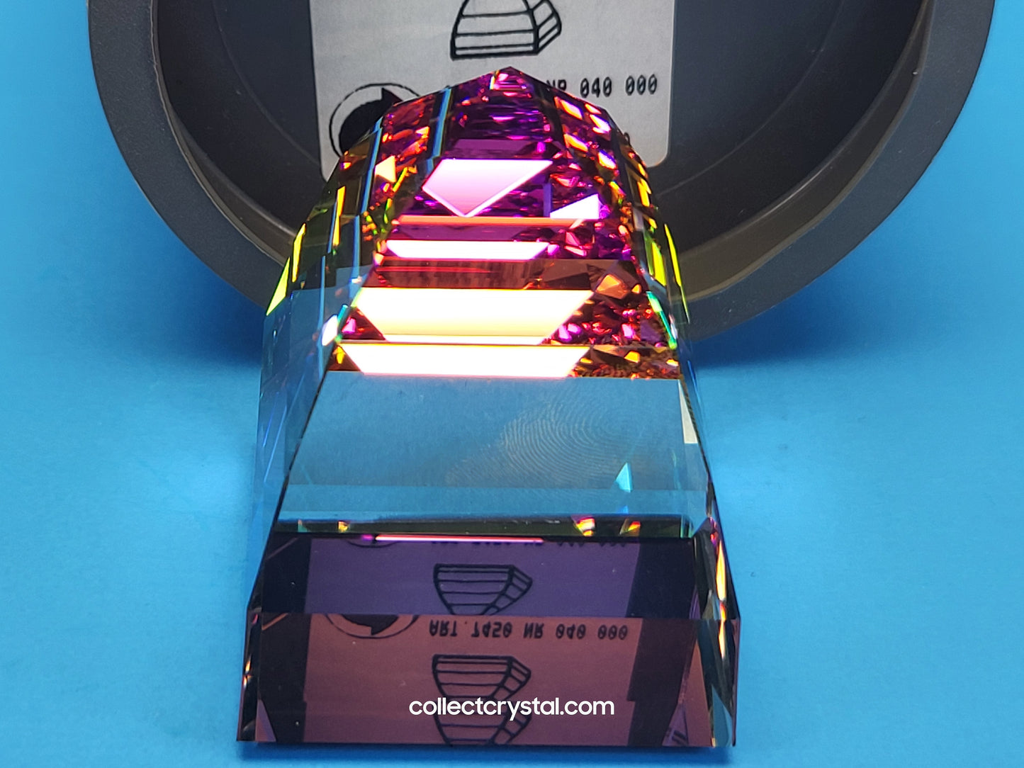 PAPERWEIGHT – PYRAMID SMALL Vitrail Medium 013559