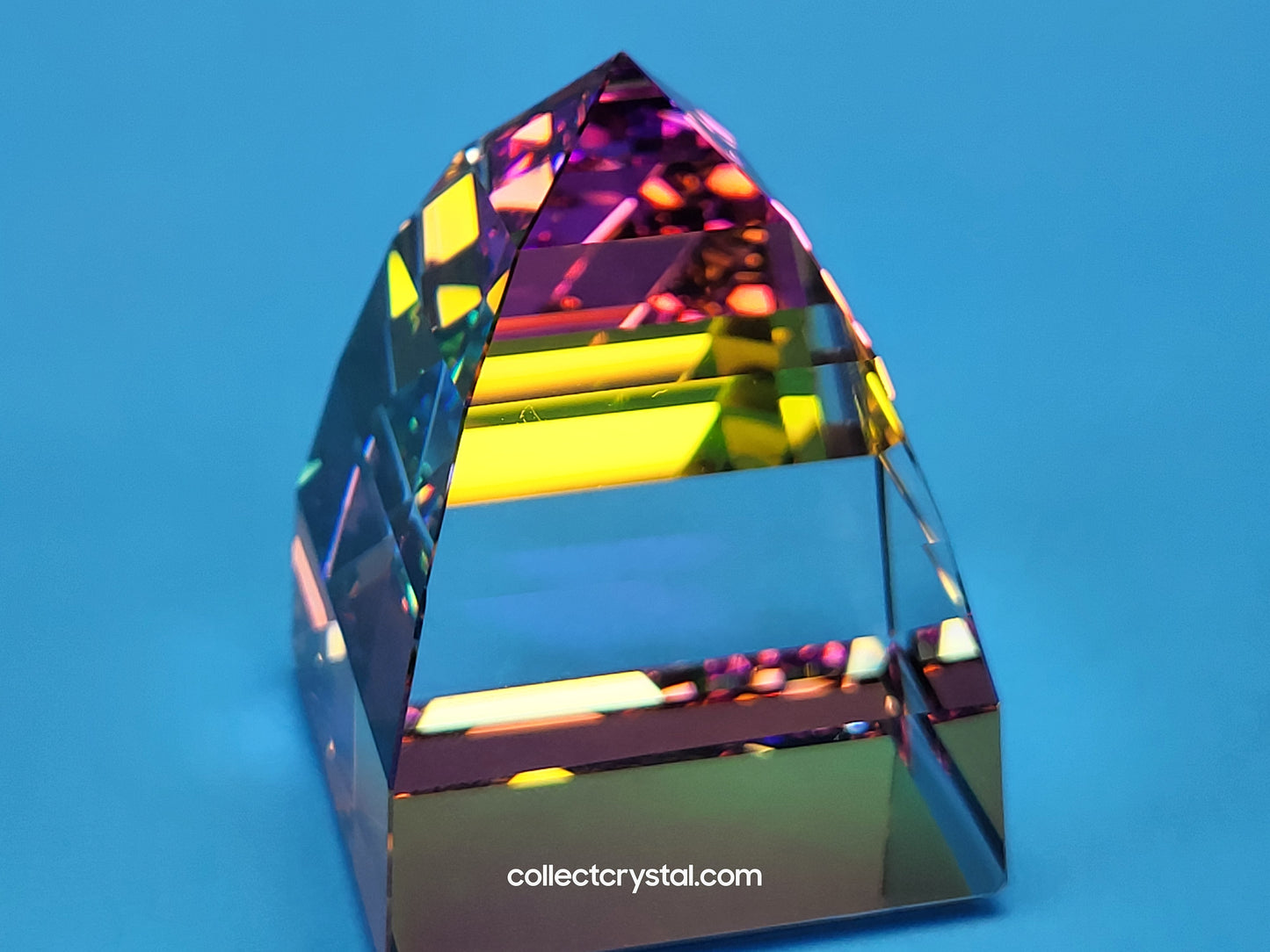 PAPERWEIGHT – PYRAMID SMALL Vitrail Medium 013559