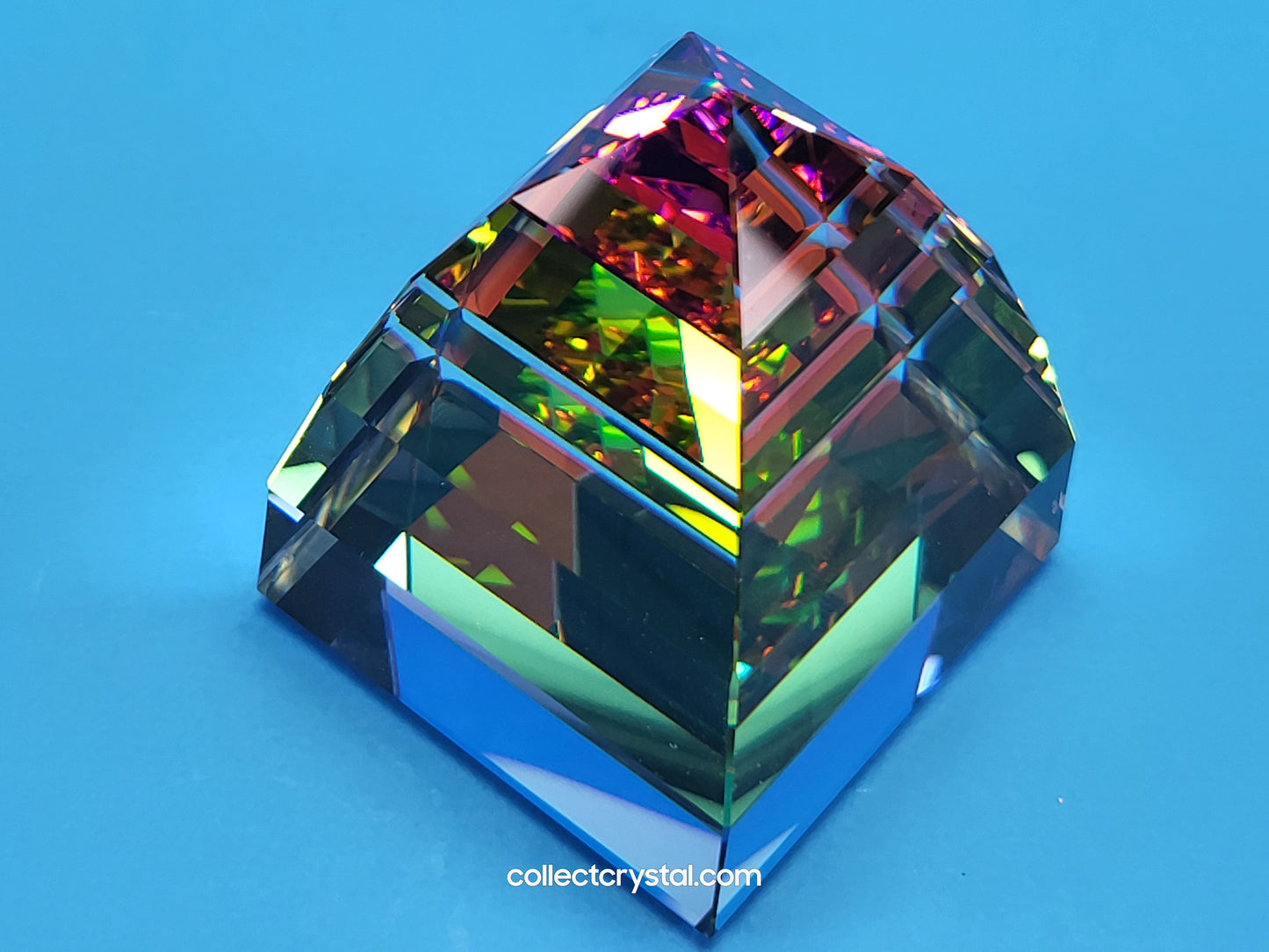PAPERWEIGHT – PYRAMID SMALL Vitrail Medium 013559