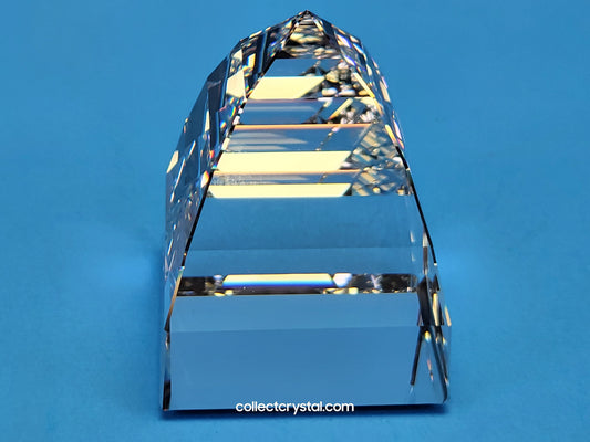 PAPERWEIGHT – PYRAMID SMALL CRYSTAL CAL 013559