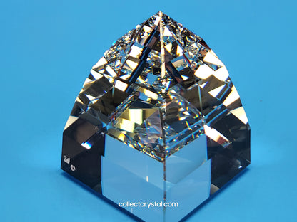 PAPERWEIGHT – PYRAMID SMALL CRYSTAL CAL 013559