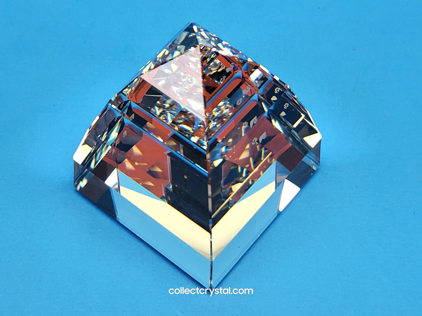 PAPERWEIGHT – PYRAMID SMALL CRYSTAL CAL 013559