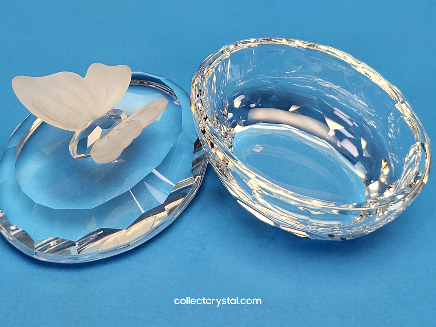 Butterfly Trinket / Treasure Oval Box # 7466 063 100 or # 010117