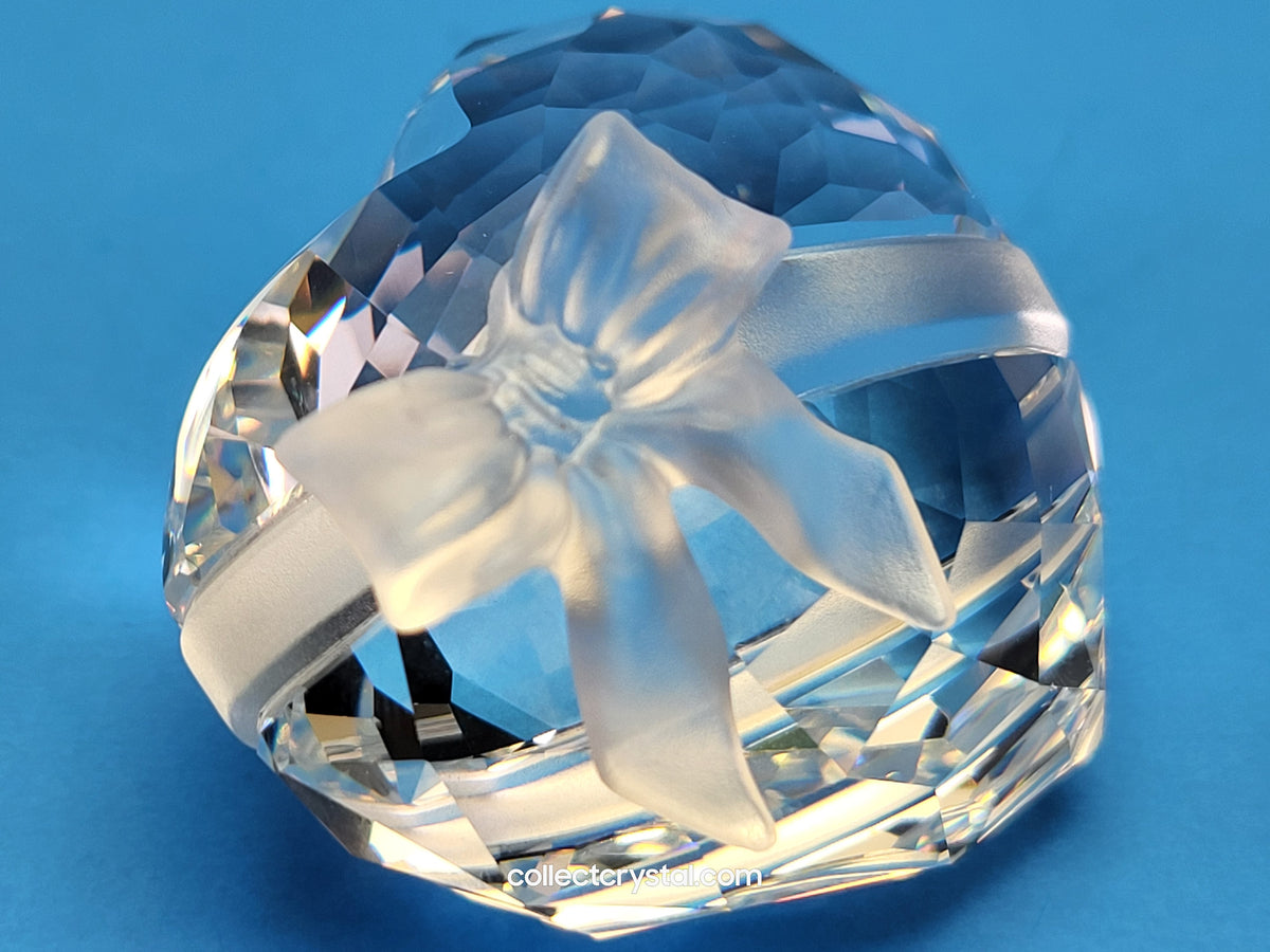 SWEETHEART 210035 Frosted heart love Bow Paperweight