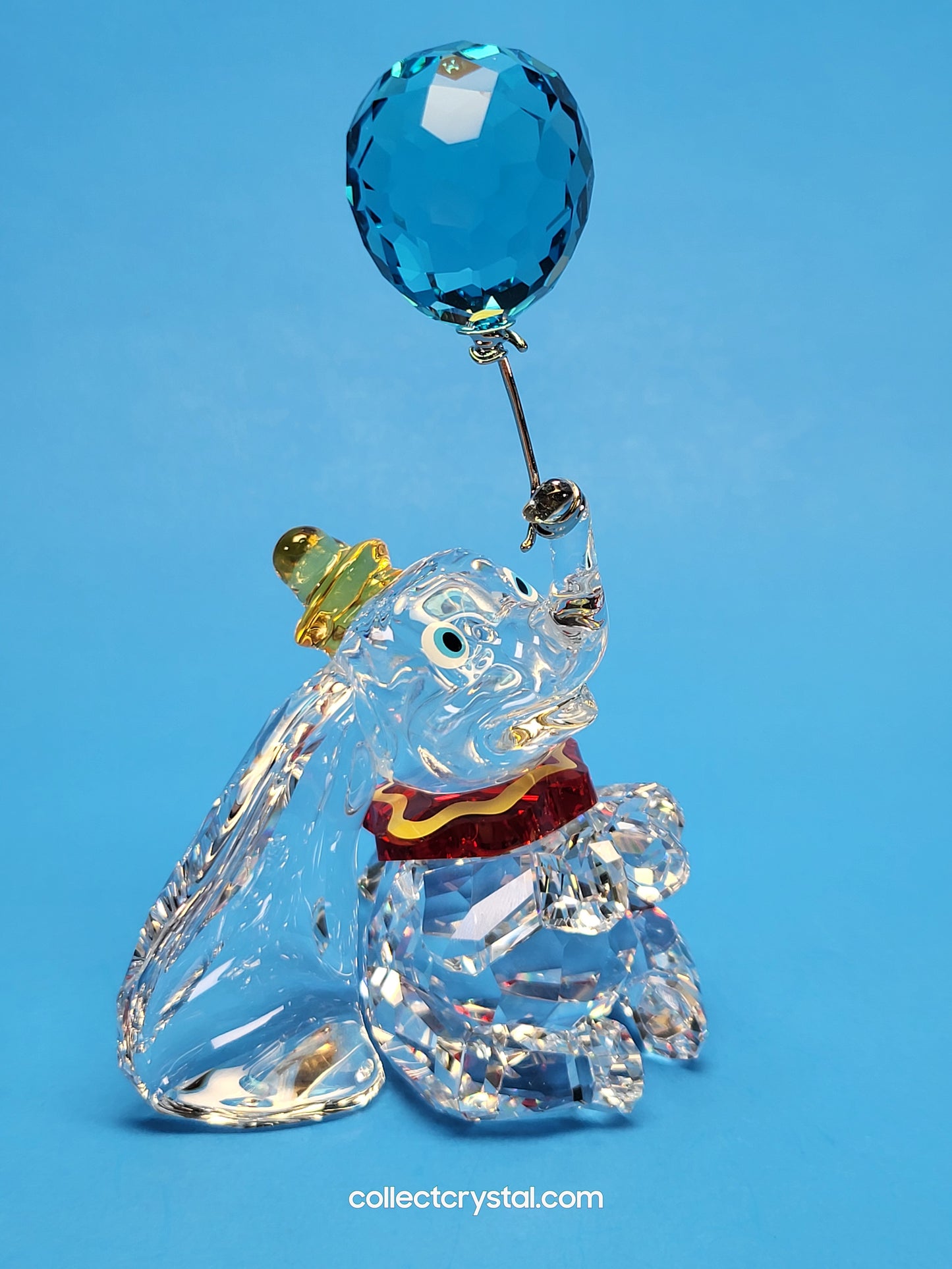 DISNEY CLASSICS – DUMBO the flying circus elephant 5692964