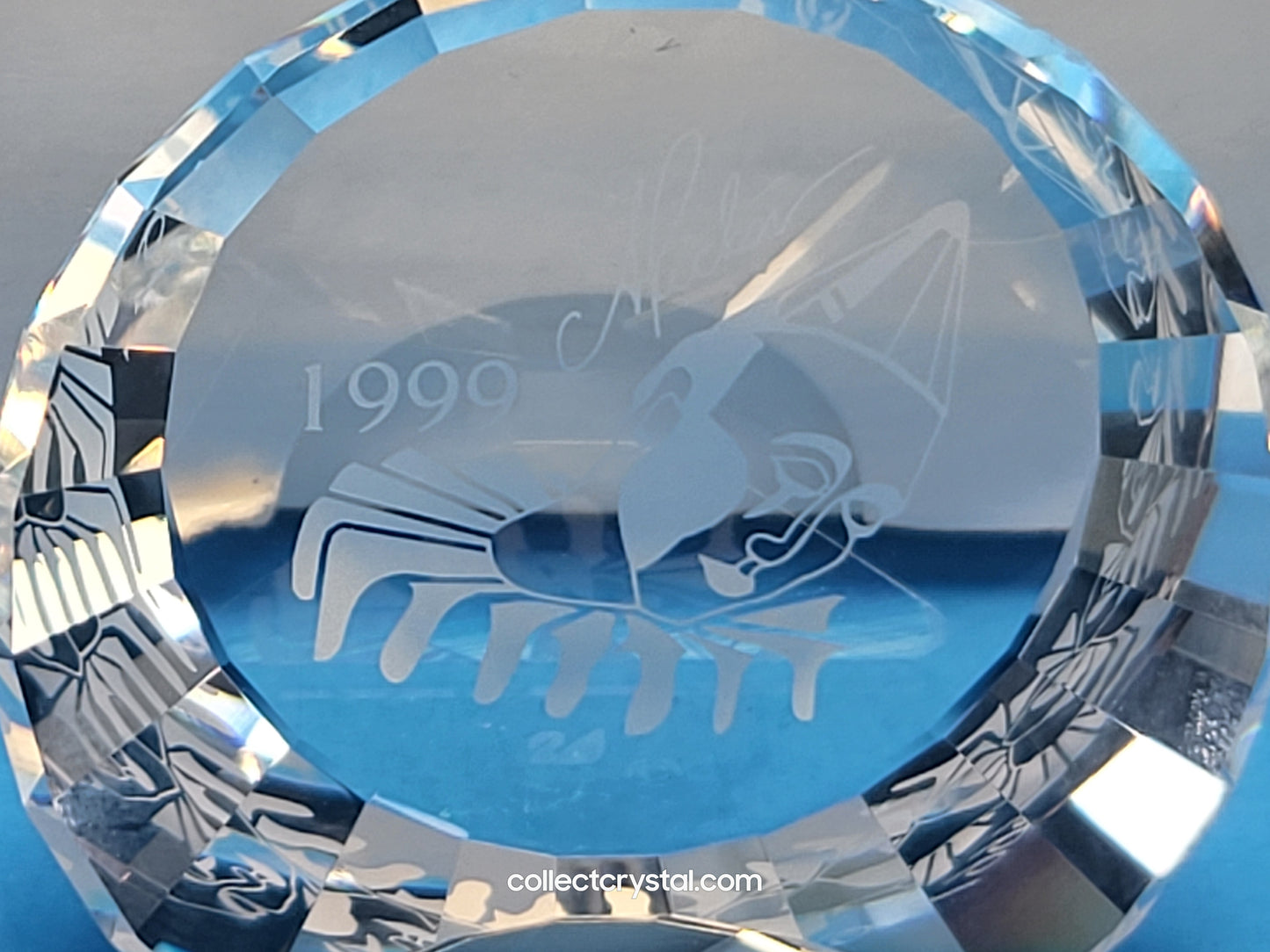 MASQUERADE 1999 EVENT PAPERWEIGHT – PIERROT 40mm disc (small) 7400 099 040 / 9409 060 000