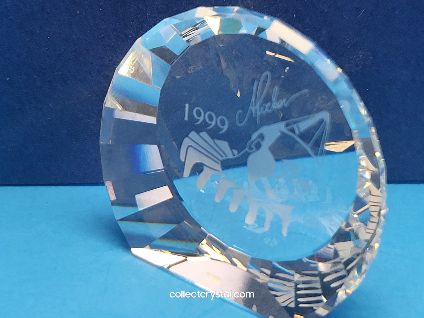 MASQUERADE 1999 EVENT PAPERWEIGHT – PIERROT 40mm disc (small) 7400 099 040 / 9409 060 000