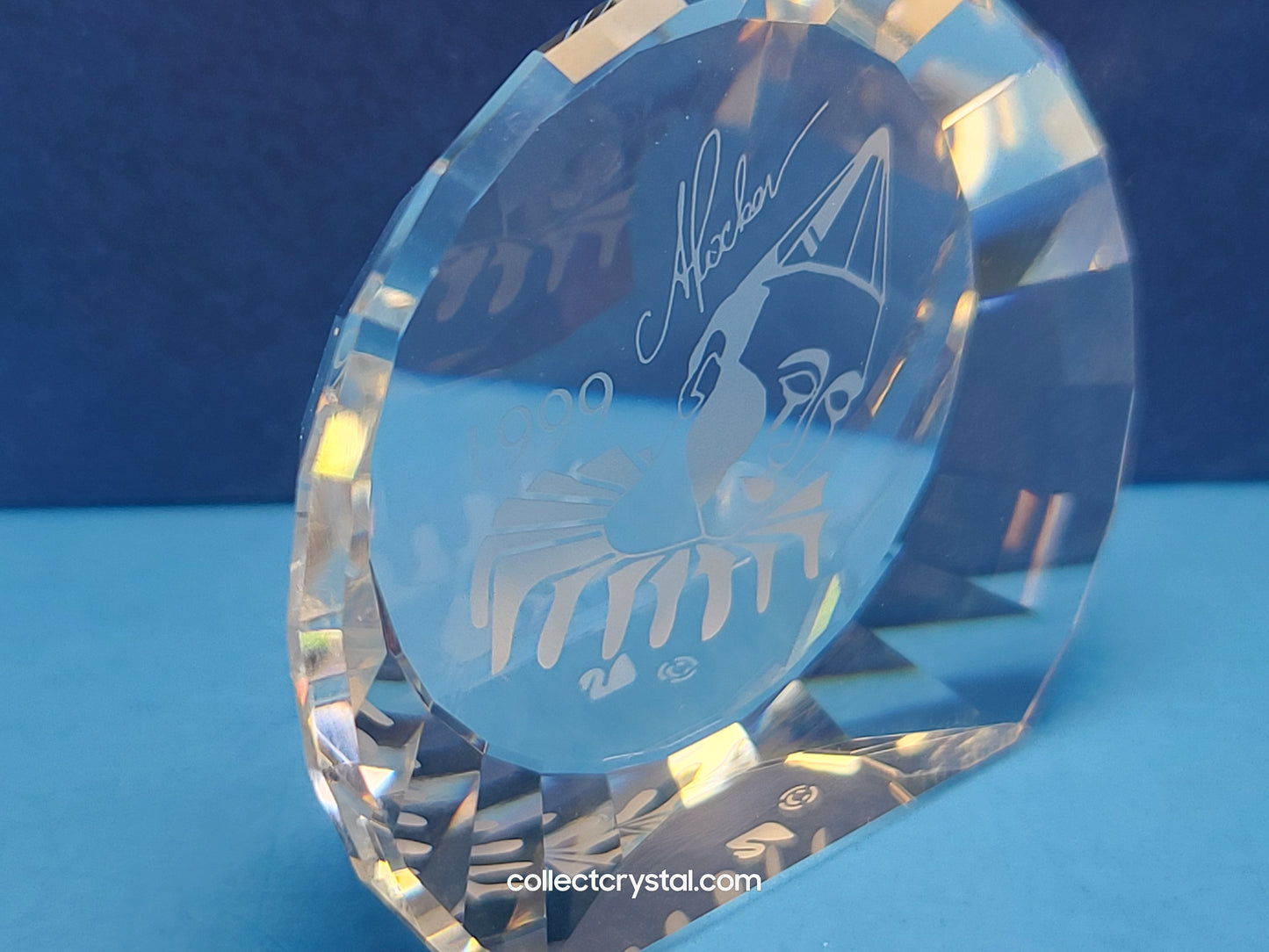 MASQUERADE 1999 EVENT PAPERWEIGHT – PIERROT 40mm disc (small) 7400 099 040 / 9409 060 000