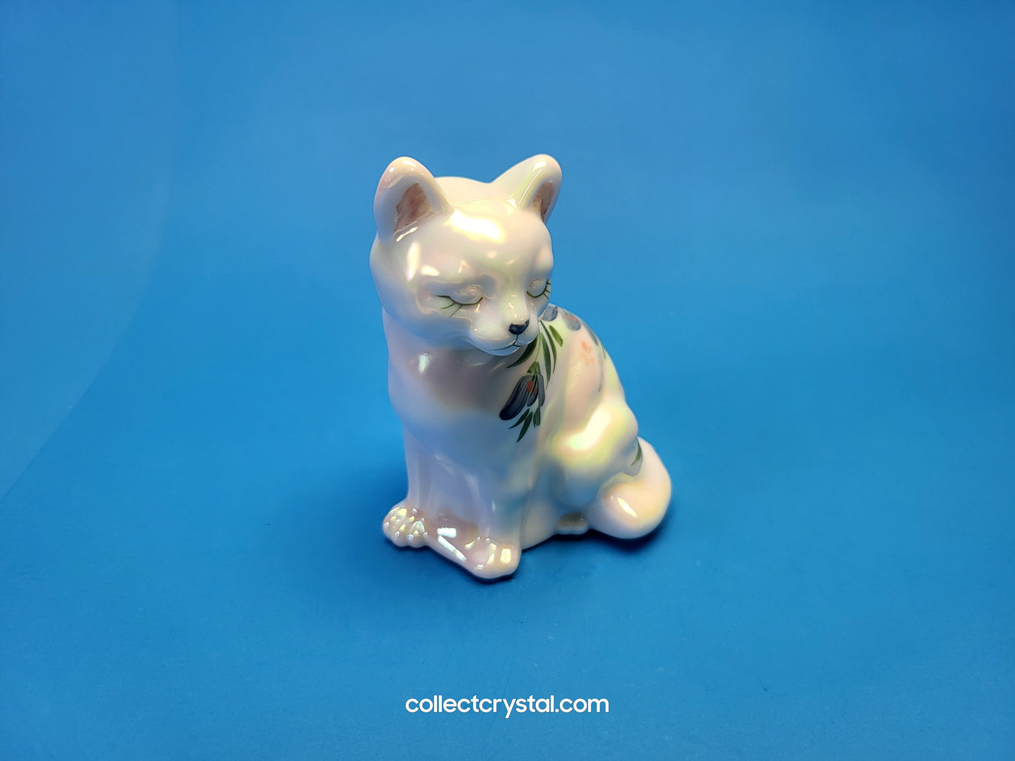 Fenton opalescent hand painted Sitting Cat Figurine w blue flowers