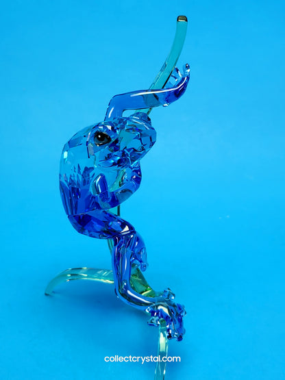 PARADISE ANIMALS – FROG ON BRANCH 5239716